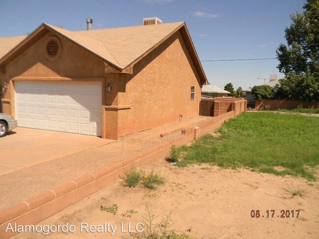 Building Photo - 3 br, 2 bath House - 821 Azelia