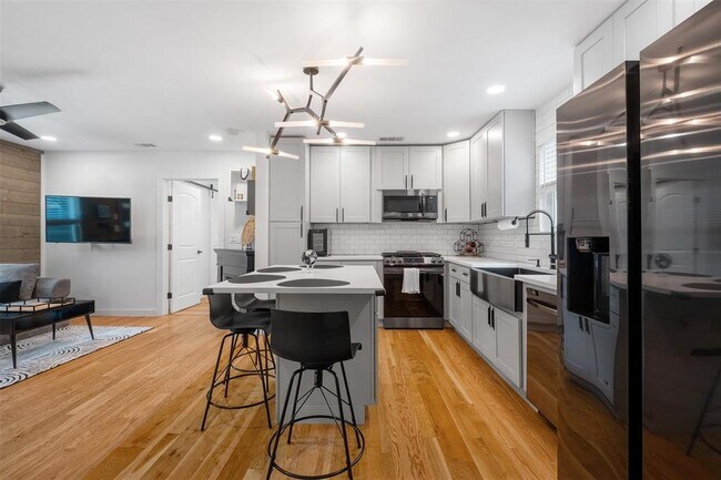 Foto del edificio - 934 E 56th St
