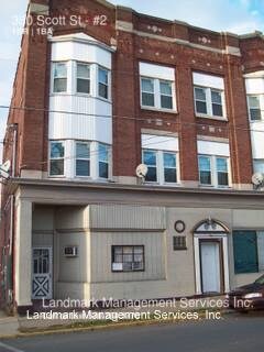 Primary Photo - 380 Scott St