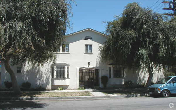 Edificio principal - 3406 Virginia Road