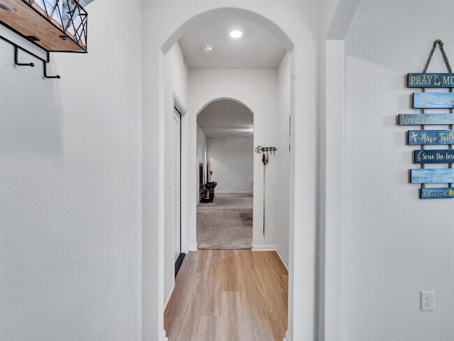 Building Photo - 2123 Mule Ridge Dr