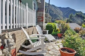 Patio delantero - 833 Skyland Dr