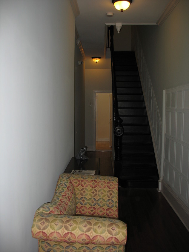 entrance way - 2120 Mt Royal Terrace