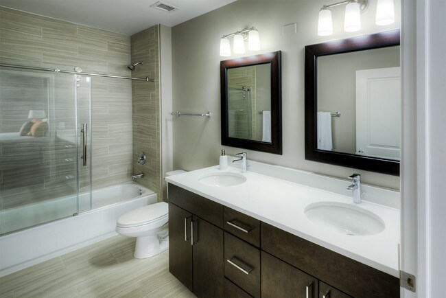 Building Photo - 747 N Wabash Ave