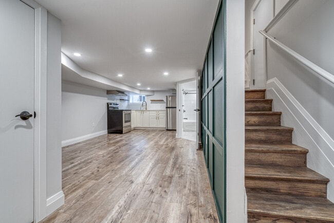 Building Photo - 37 Garfield Ave N