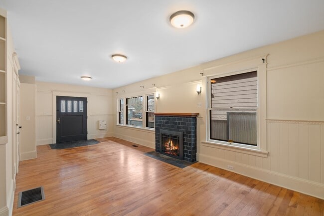 Building Photo - 4036 SE 63rd Ave