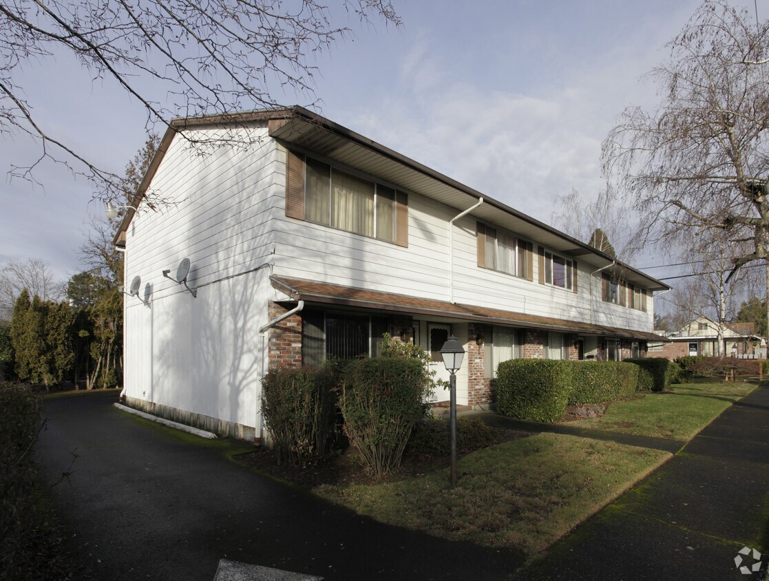 Building Photo - The Trident