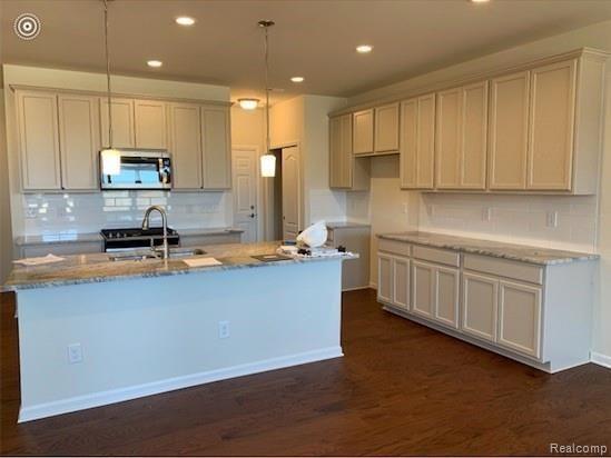 Foto del edificio - 24792 Ivy Rd