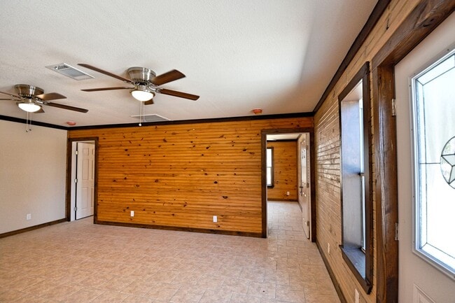 Building Photo - 1155 Farm To Market 2722