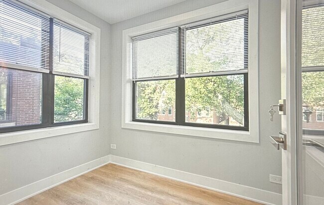 Foto del edificio - 6929 N Lakewood Ave
