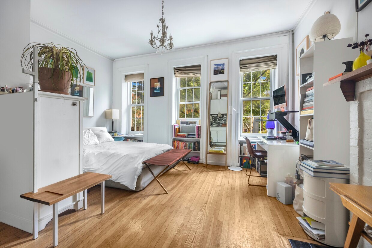 Primary Photo - Prime Location West Village Studio