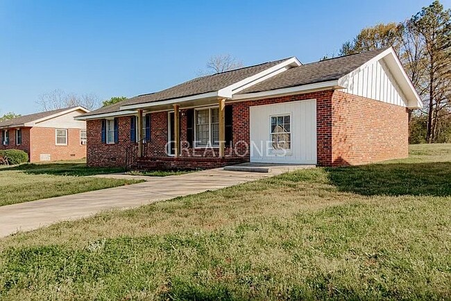 Building Photo - 4 N Kings Dr