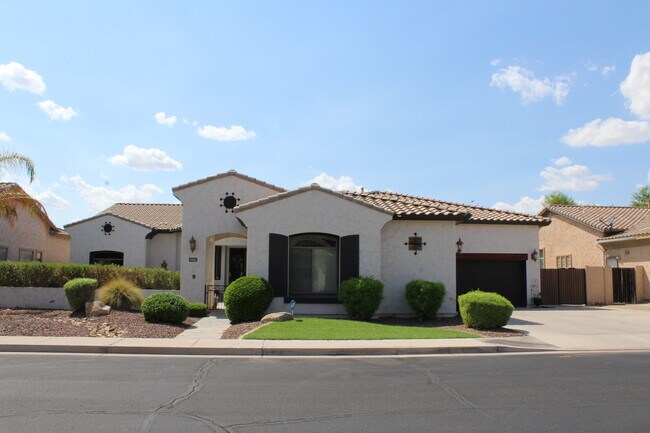 Building Photo - 5340 S Dragoon Drive