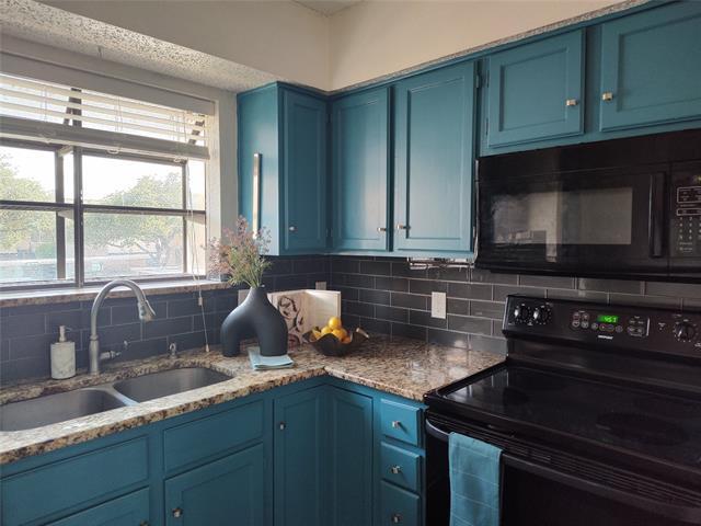 Foto del edificio - 4748 Old Bent Tree Ln
