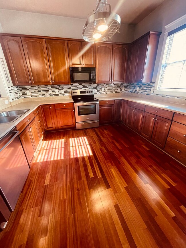 Foto del edificio - 3-bedroom home in Huntersville, NC Availab...