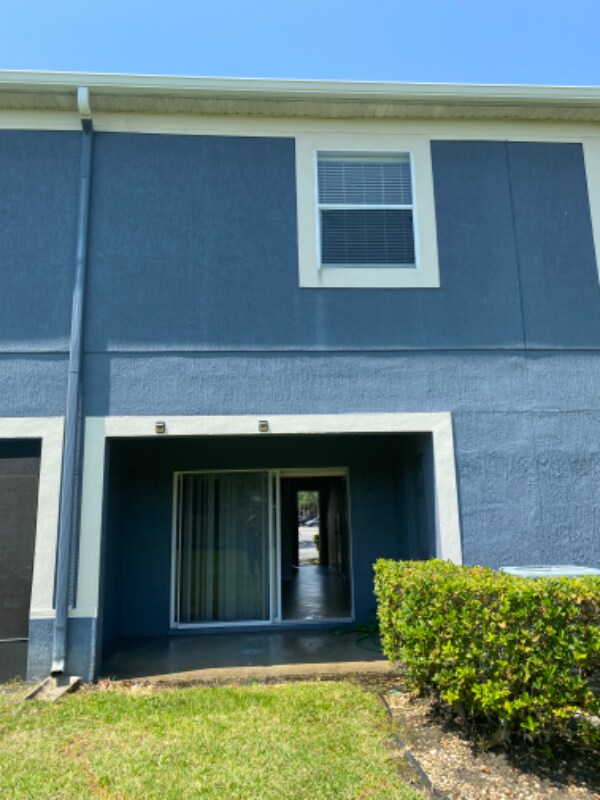Building Photo - 10450 Manderley Way