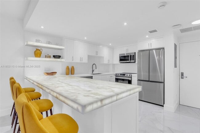 Foto del edificio - 780 NE 69th St