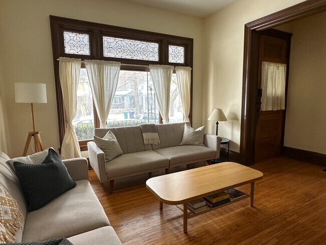 Foto del edificio - 351 Ashland Ave