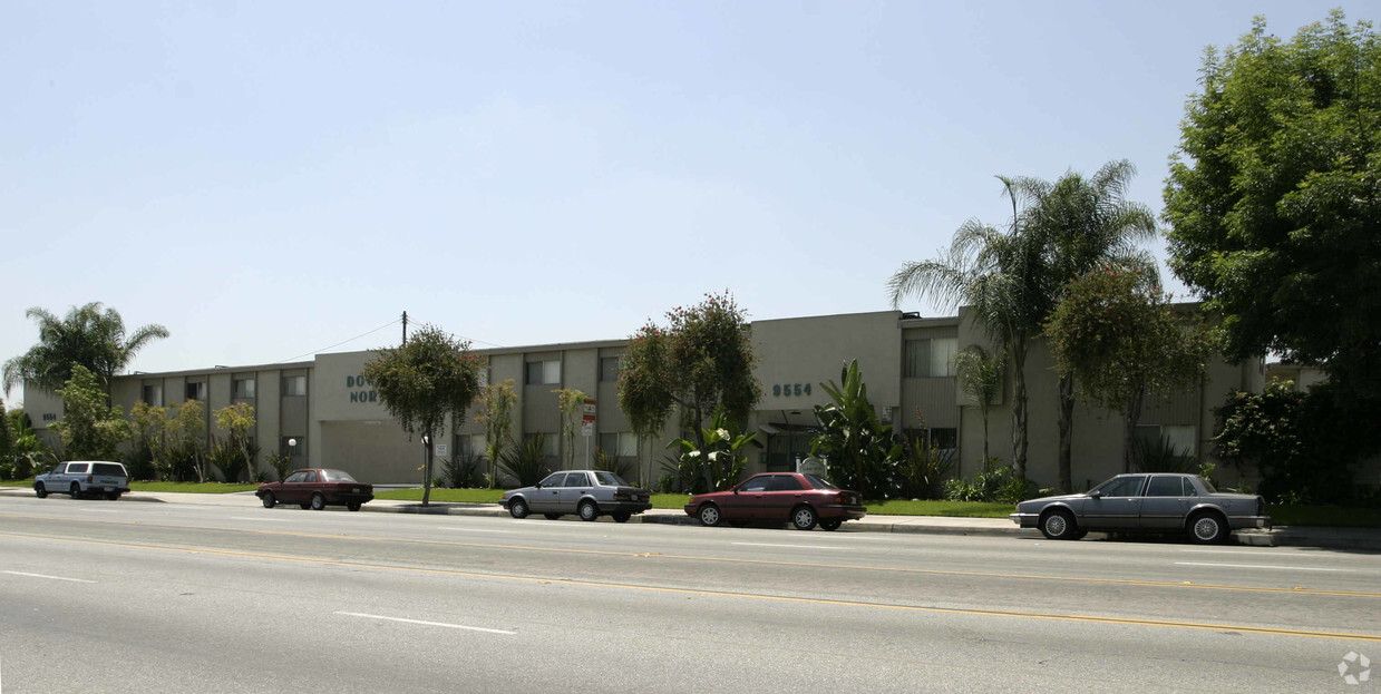 Foto principal - Downey North Apartments