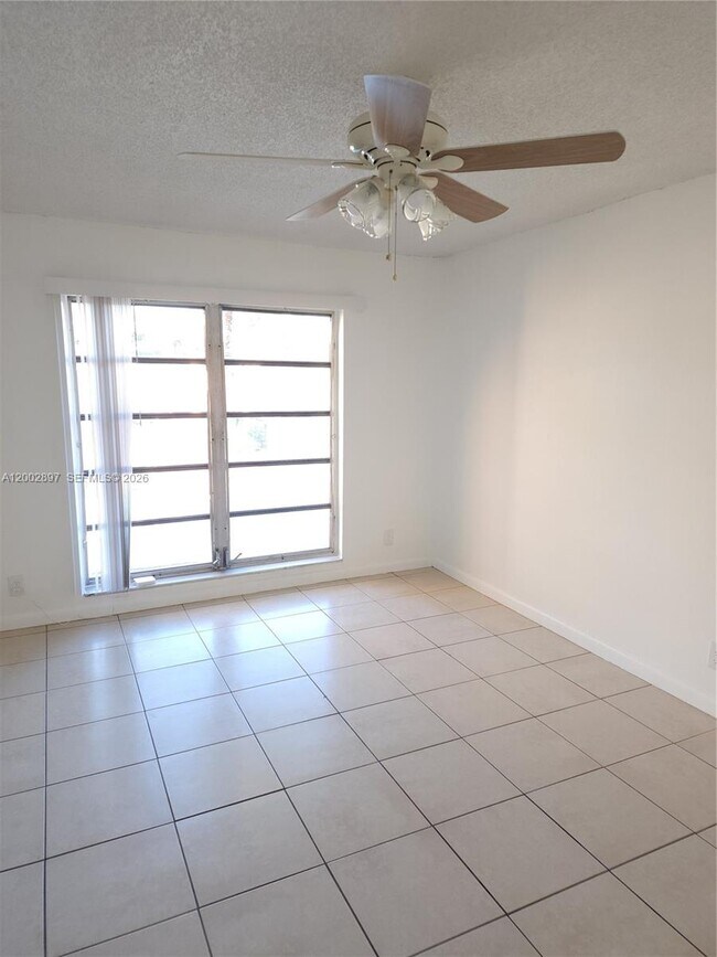 Foto del edificio - 4505 Treehouse Ln