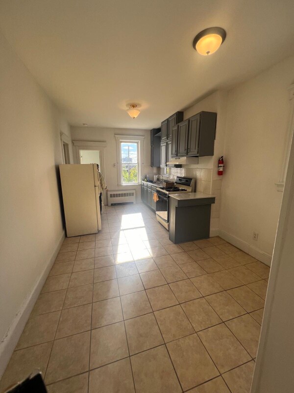 Building Photo - 57 63rd St