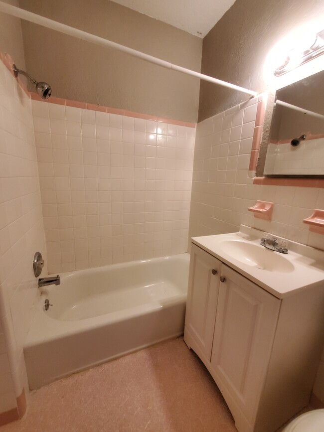 Bathroom - 1700 N Oleander Ave