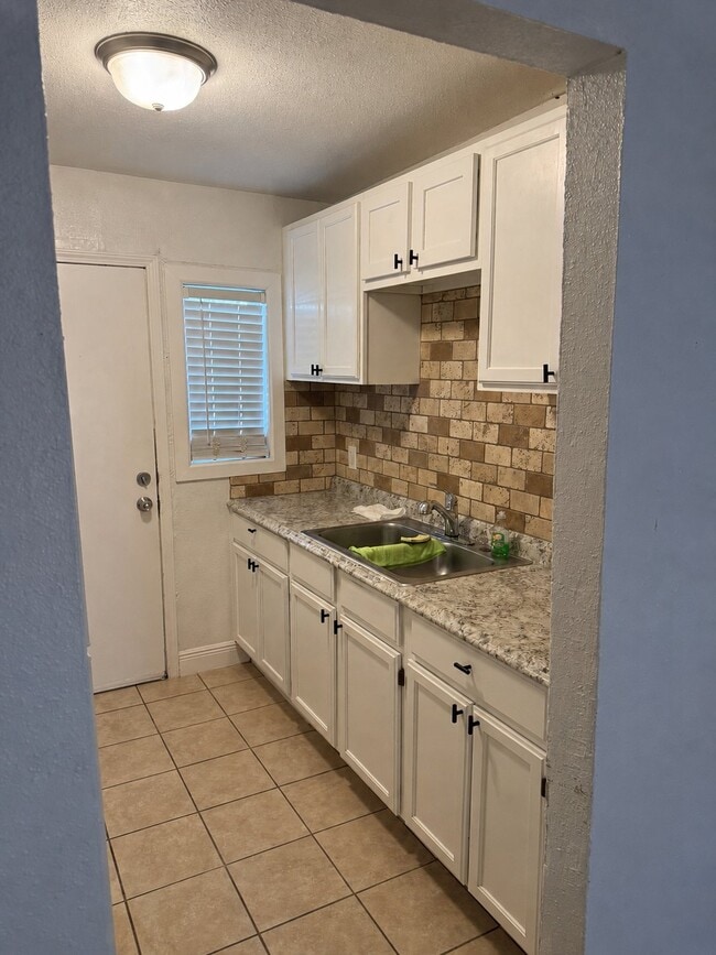 Photo - 602 Ellor Dr (San Antonio, TX) Apartment