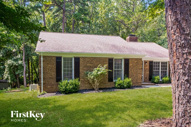 Foto del edificio - 8304 Lacewood Pl