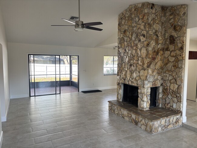 Foto del edificio - 1813 E Cheryl Dr