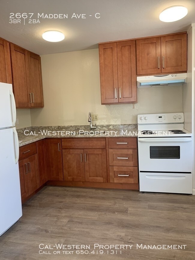 Building Photo - 3 Bedrooms under $2700