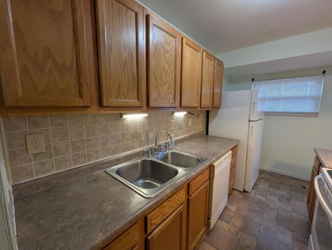 Photo - Glen Garry Goregeous - Section 8 Friendly! House