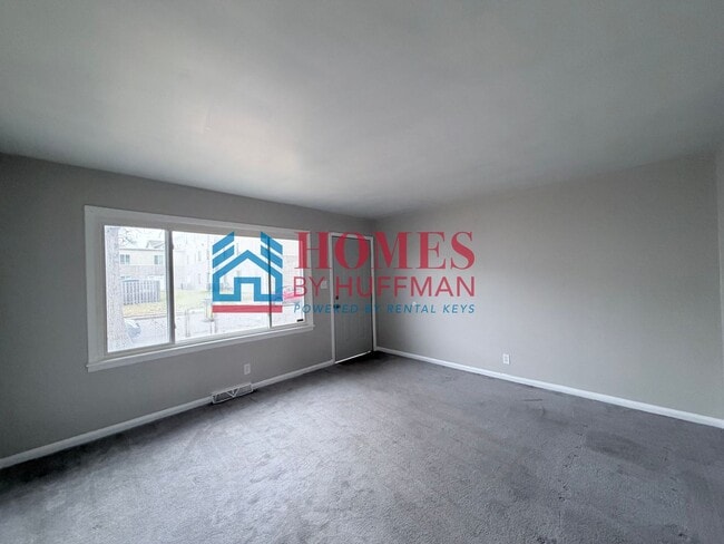 Foto del edificio - Four Bedroom House