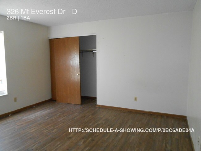 Foto del edificio - 326 Mount Everest Dr