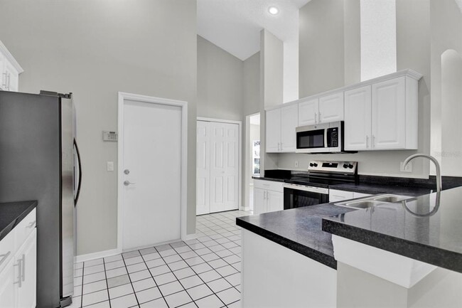 Foto del edificio - 2728 Runyon Cir