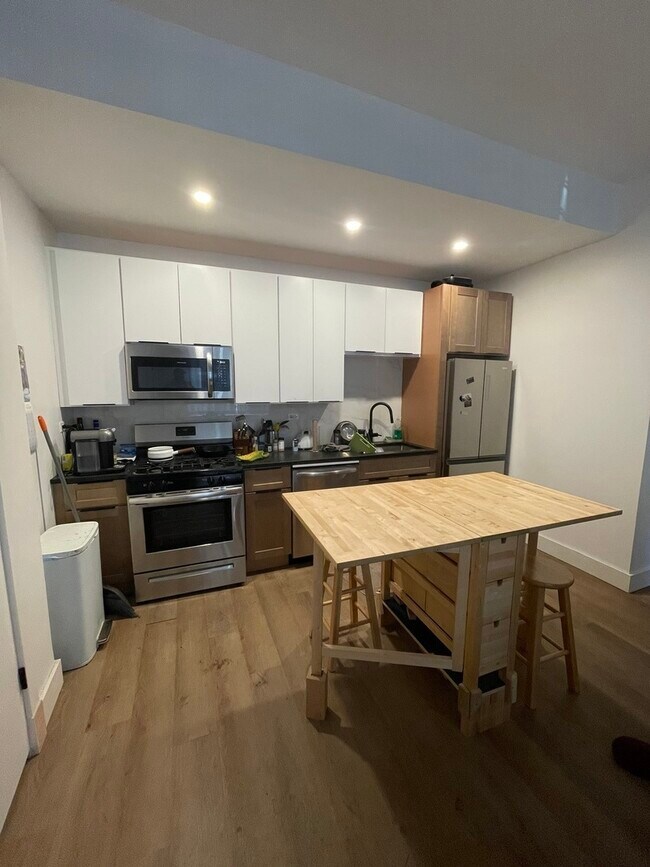Foto del edificio - 1456 N Kedzie Ave