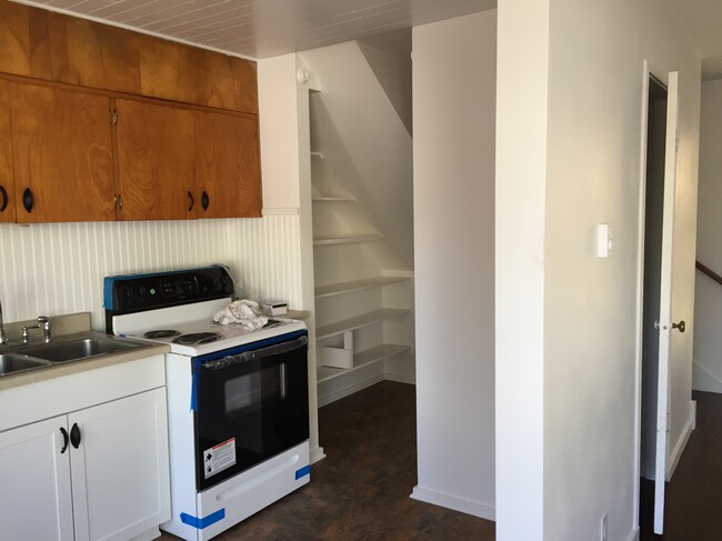 Kitchen and pantry - 1501 Winfield Ave