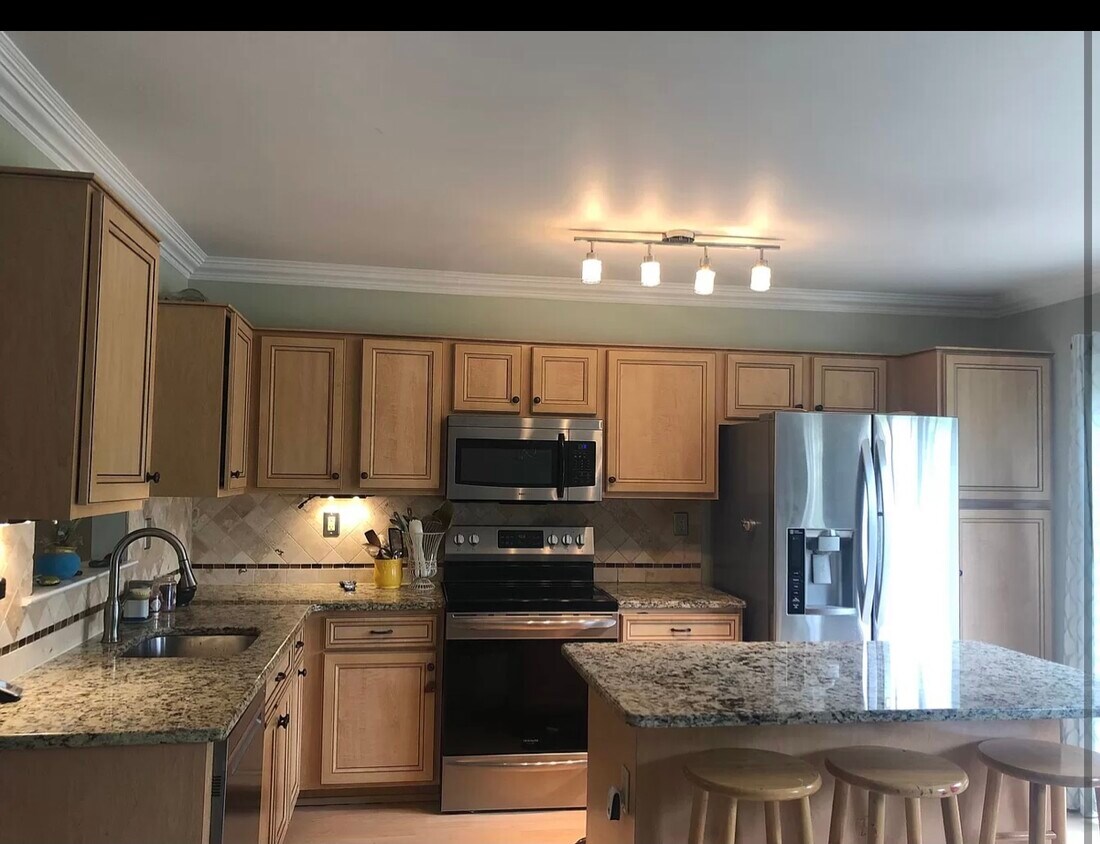 Primary Photo - 205 Driftwood Ln