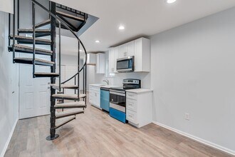 Building Photo - 1727 Arlington St