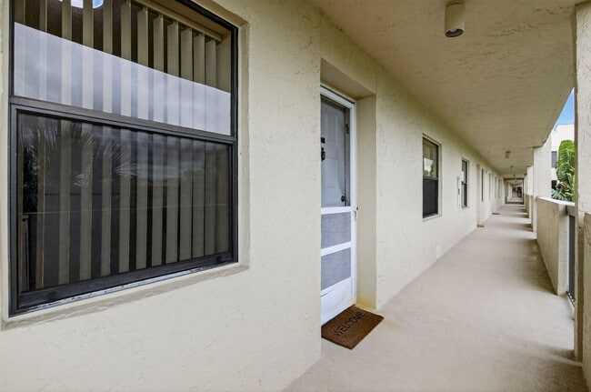 Building Photo - 2900 NW 42nd Ave