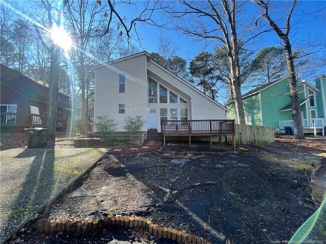 Foto del edificio - 5713 Waterwood Dr