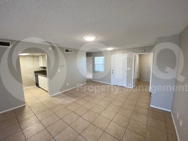 Building Photo - 4337 N 19th Dr