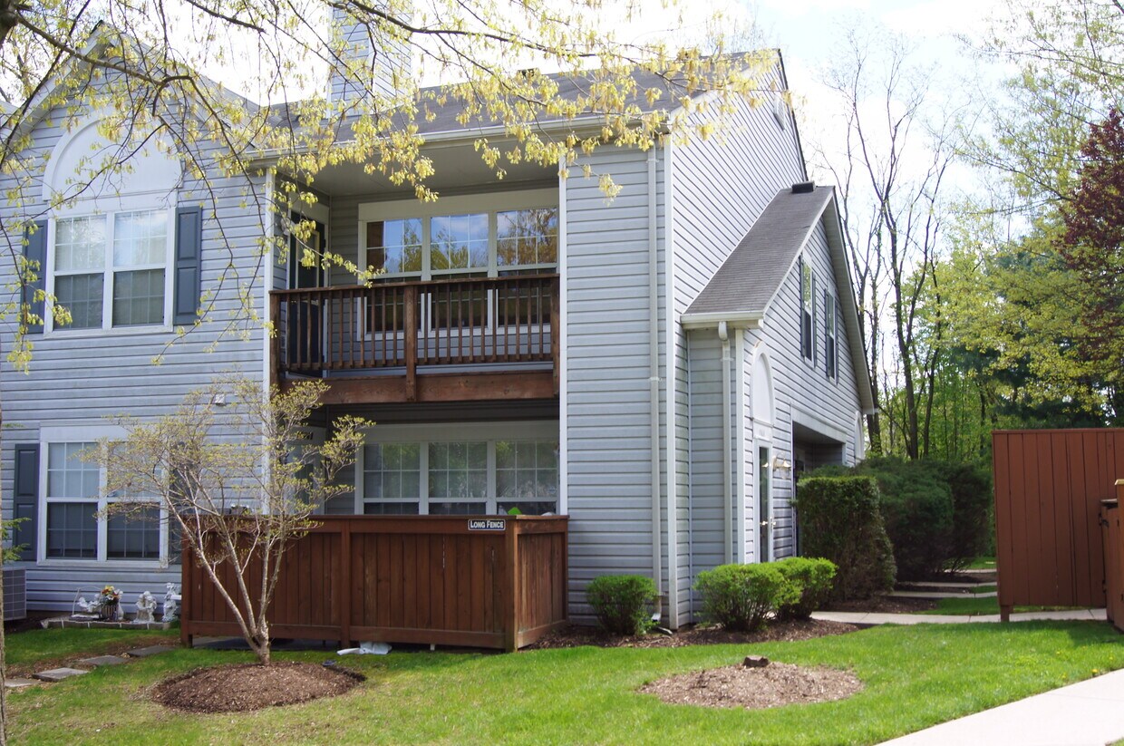 2nd Floor unit with ground level entry - 11441 Deepwood Dr