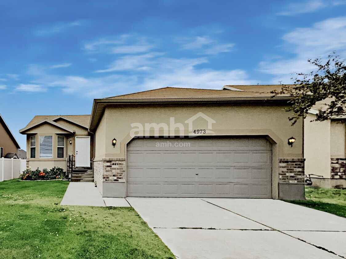 Primary Photo - 4973 W Badger Ln