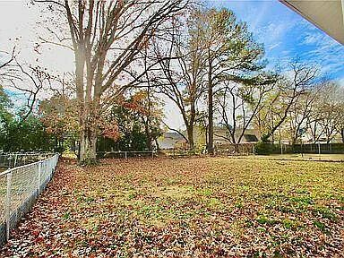 Primary Photo - 3303 W Weaver Rd
