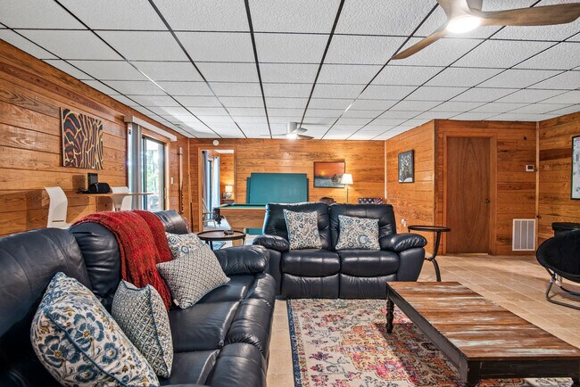 Foto del edificio - 410 Dogwood Ln