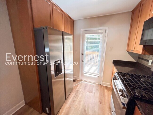 Building Photo - 2665 Holcomb Springs Dr