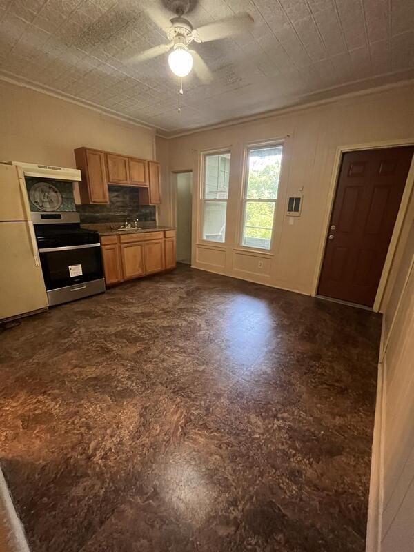 Building Photo - 190 Main St