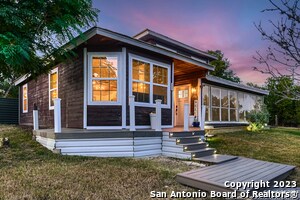 Building Photo - 451 Angel Dr