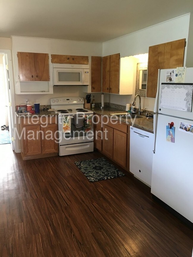 Foto del edificio - 3118 Deer Island Dr E