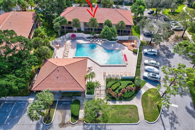 Foto del edificio - 409 Brackenwood Ln S